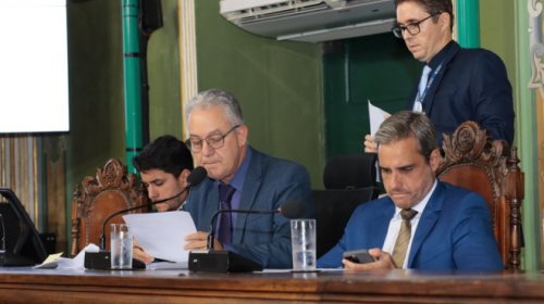 [Vereadores continuam debate sobre aprovação na rede estadual de ensino]