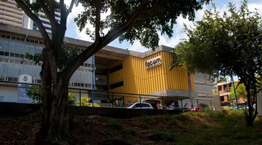 [Ufba arquiva processo de professora contra aluna trans que a acusou de transfobia]