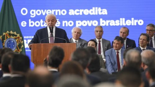 [Governo facilita crédito e renegocia dívidas de pequenos negócios]