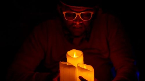 [“Tempo Rei” estreia no Teatro Módulo com viagem lúdica entre gerações]