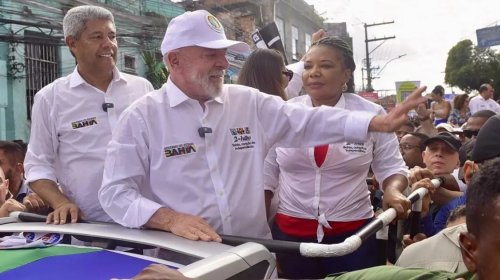 [Lula participa do 2 de Julho em Salvador pelo quarto ano seguido]