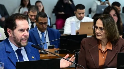 [Senado aprova projetos que antecipam idade para mamografia gratuita no SUS]