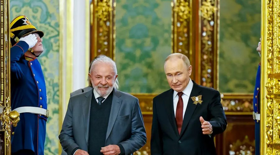 [Lula recebe ligação de Putin para conversa sobre Ucrânia e Brics]