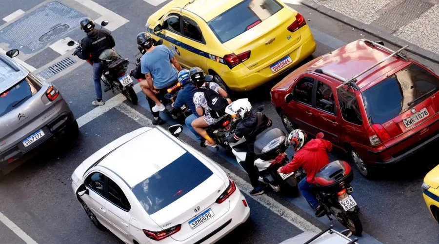 [Mototáxi por aplicativos é tragédia anunciada, diz pesquisador do Ipea]