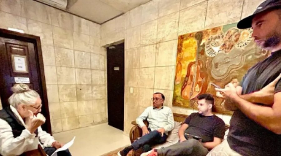 [Maria Bethânia compartilha bastidores de turnê pelos 60 anos de carreira; shows em Salvador estão esgotados]