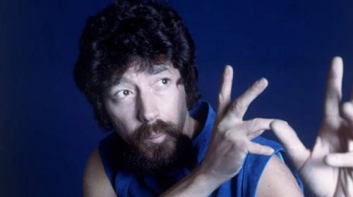 [Festival da Primavera celebra Raul Seixas com tributo no Rio Vermelho]