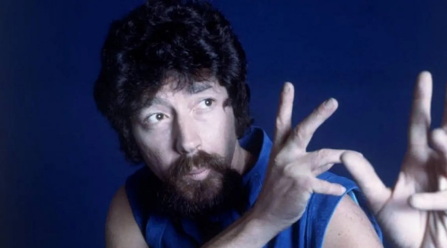 [Festival da Primavera celebra Raul Seixas com tributo no Rio Vermelho]