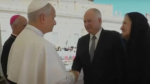 [Antes de assumir presidência do STF, Fachin visita papa Leão XIV]