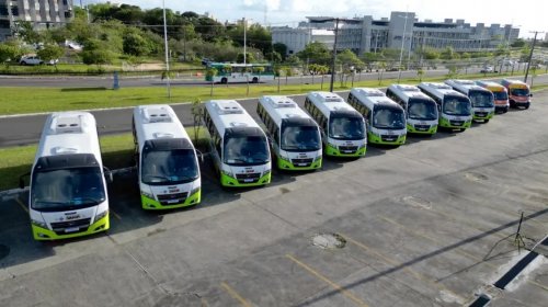 [Novos micro-ônibus reforçam atendimento das Policlínicas Regionais no interior da Bahia]