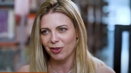 [Sheila Mello fala sobre novos caminhos e nega aposentadoria dos palcos]