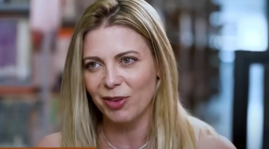 [Sheila Mello fala sobre novos caminhos e nega aposentadoria dos palcos]