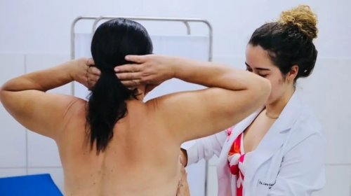 [Outubro Rosa: Multicentros de Salvador ampliam atendimentos e ações de prevenção]