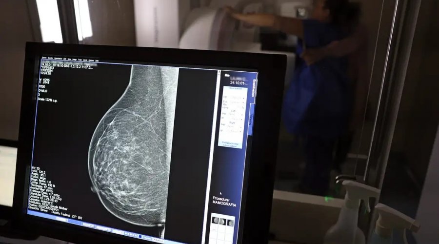 [Outubro Rosa: como receber o auxílio-doença em tratamento de câncer]