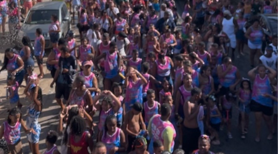 [Neste domingo (8), Pernambués foi tomado pela alegria do Bloquinho da Gente em sua sexta edição]