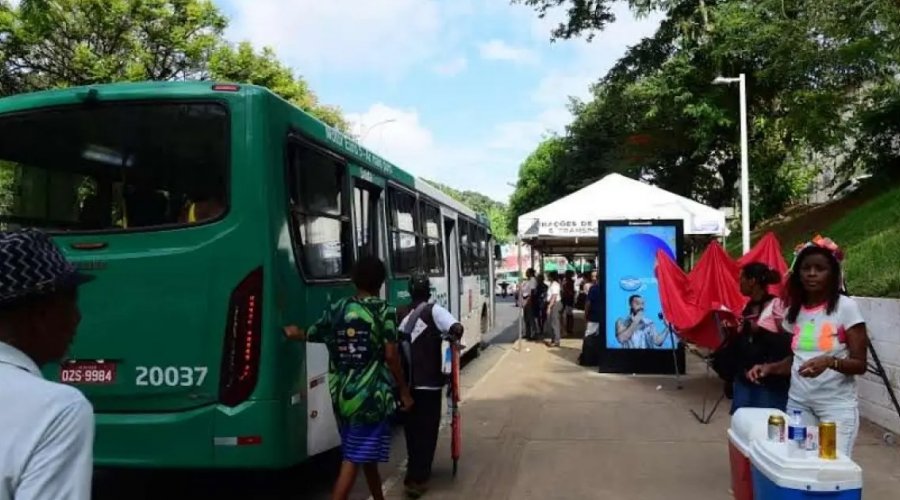 [Carnaval altera itinerários de ônibus em Salvador; confira as mudanças]
