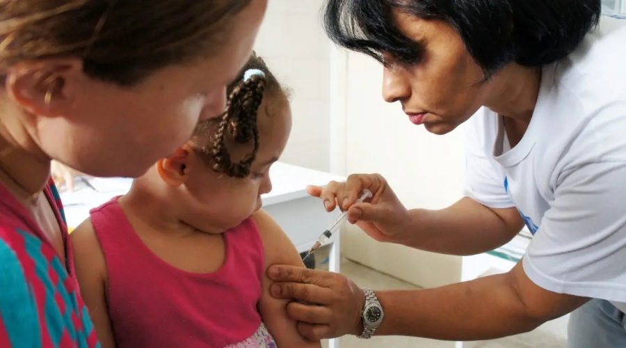 [Bahia começa a distribuir vacinas contra gripe após receber primeira remessa]