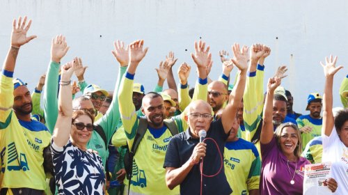 [Trabalhadores de limpeza urbana param as atividades nesta sexta para cobrar reconhecimento da profissão]