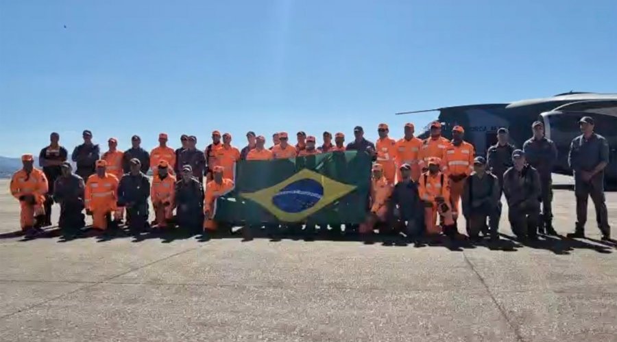 [Quarto voo brasileiro para Venezuela decola com bombeiros e donativos]