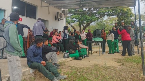 [Trabalhadores da Creta na Uesb paralisam atividades em protesto; “Graves irregularidades da empresa”, diz SindilimpBA ]