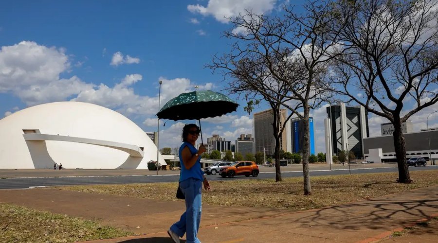 [Região Sul tem risco de temporal e granizo; outras regiões têm calor]