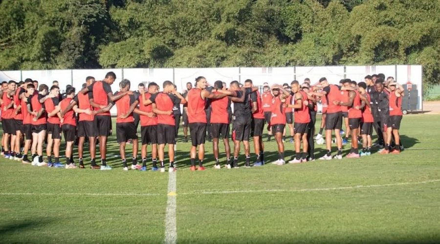 [ Edu, Camutanga e Kauan Coutinho voltam aos treinos e ampliam opções do Vitória]