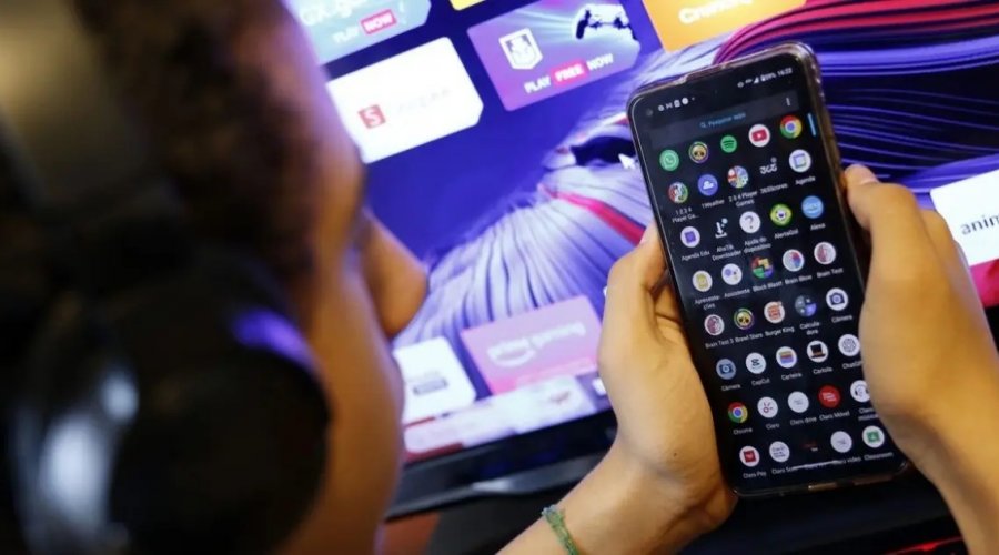 [Parlamento grego aprova restrição às redes sociais para menores de 15 anos]