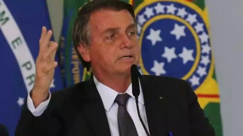 [Vídeo: Bolsonaro dá chilique em entrevista após TSE decretar sua inelegibilidade por 8 anos]